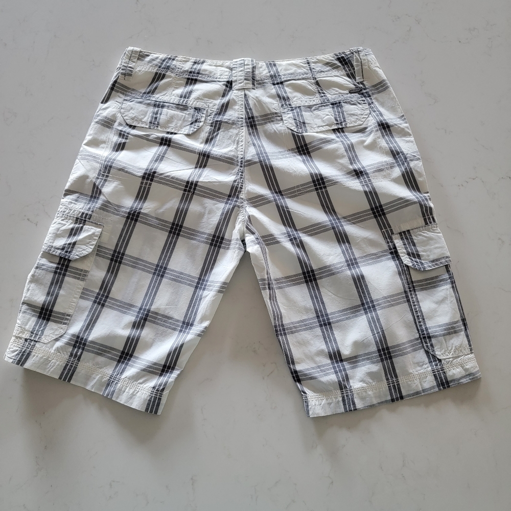 Shorts - Picture 3 of 8